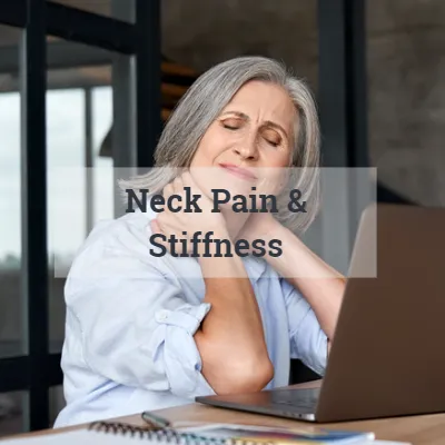 woman with neck pain and stiffness in Glasgow needing treating